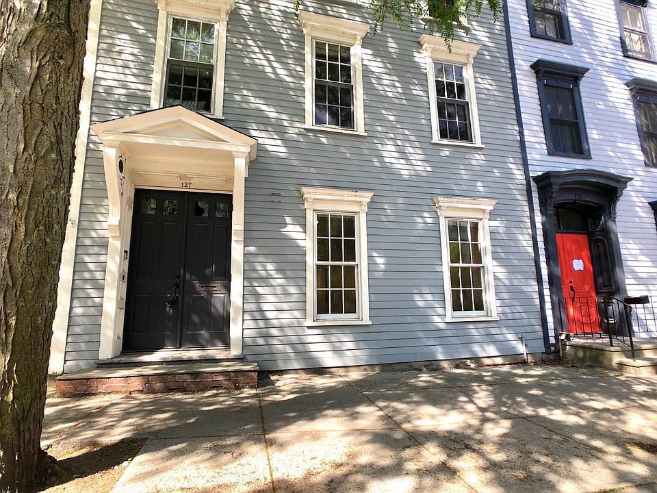 1st image of 127 Warren St Floor 1