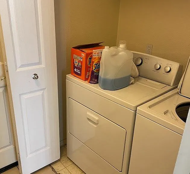 1402 Parkington Ln — Photo 21