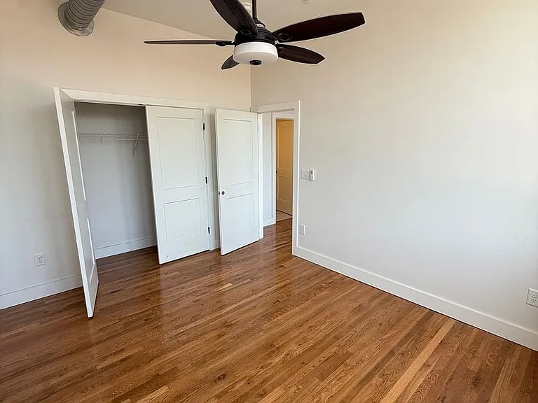 2033 W Broad St — Photo 19