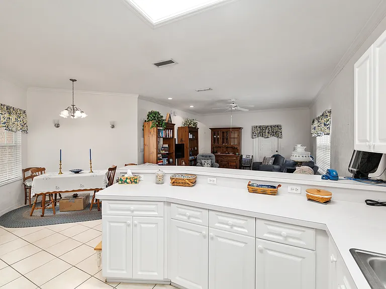 4814 NW 75th Rd — Photo 7