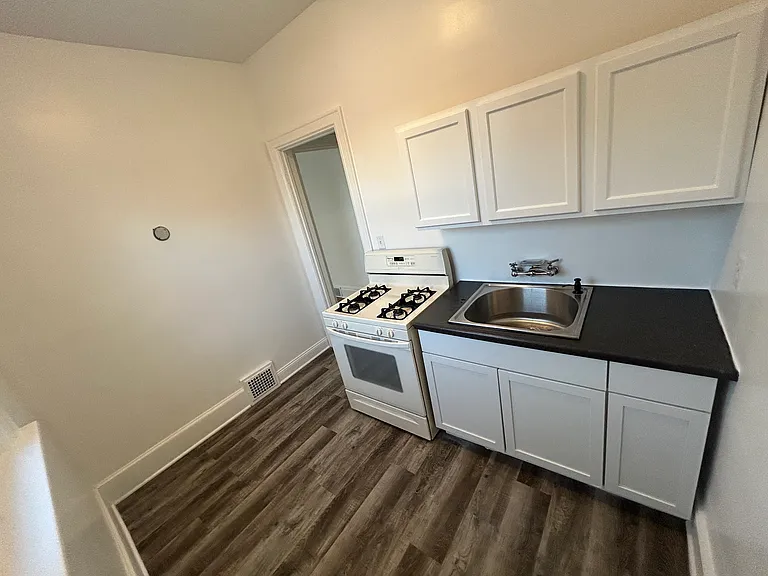 2204 E Park Pl #1 — Photo 6