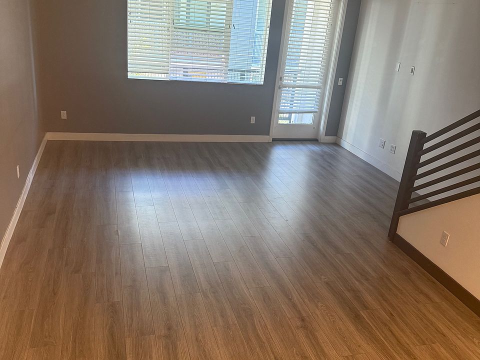 Main Entrance to Living Room