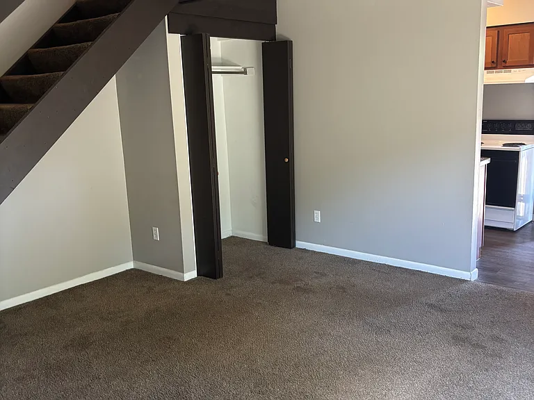 2445 Russell St #1 — Photo 9
