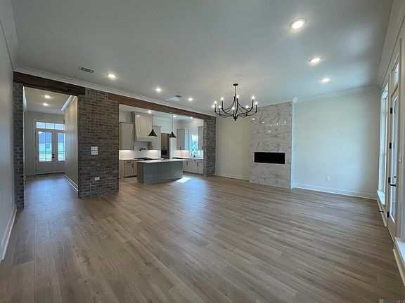 5th image of 1119 Camellia Way