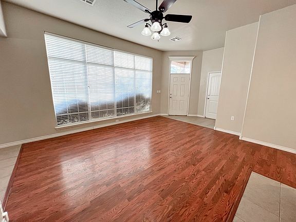 Lot of light and no neighbor directly South.