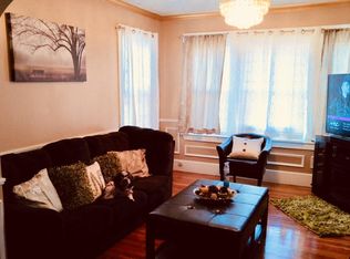73 Woodbine St, Providence, RI 02906