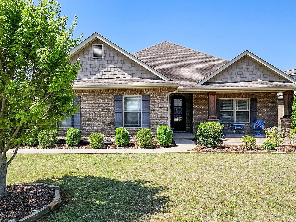 1st image of 20 Cypress Grove Ln