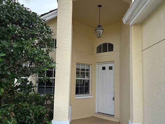 3rd image of 184 Lady Palm Dr