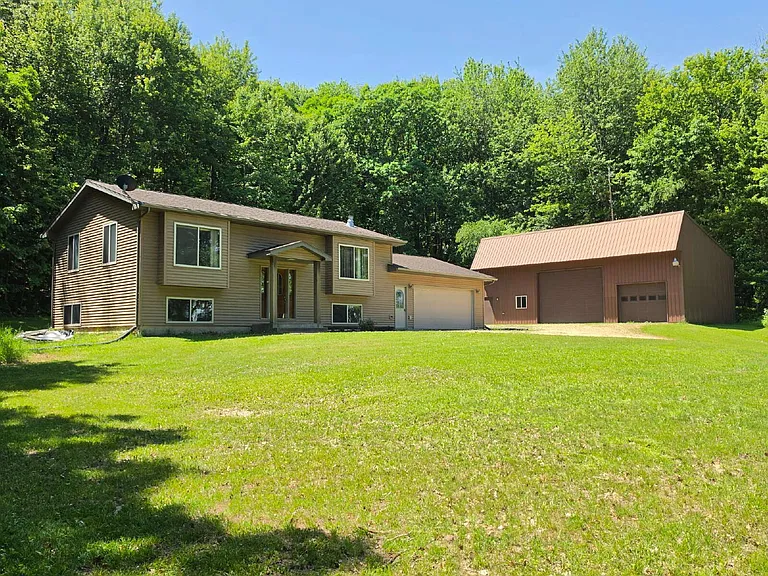 E11975 E Robin Rd — Photo 1