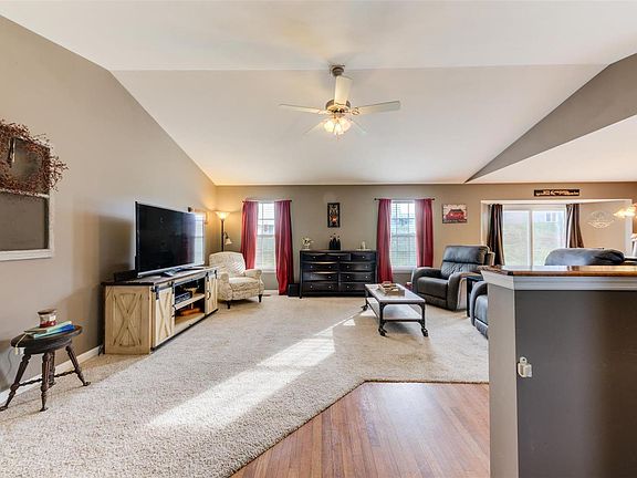4th image of 460 Creekwood Blvd