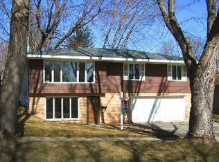 1207 29th St NW, Rochester, MN 55901