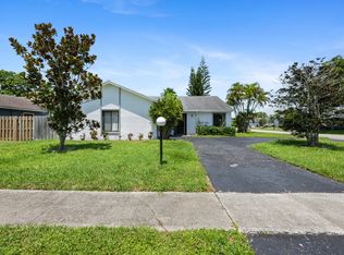 5621 Teakwood Rd, Lake Worth, FL 33467