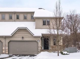 71 Sulphur Springs Rd #14, Hamilton, ON L9G5C1