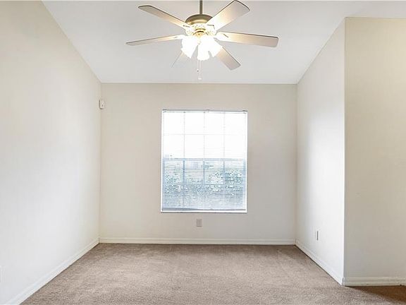 3rd image of 4003 NE 22nd Ave