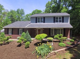 5023 Pineview Dr, Mohnton, PA 19540
