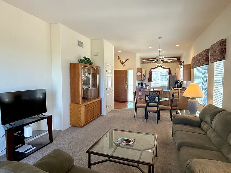 4685 S Tropicana Dr — Photo 8