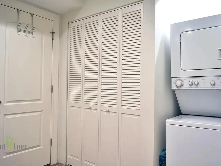 419 W Eugenie St #1R — Photo 10