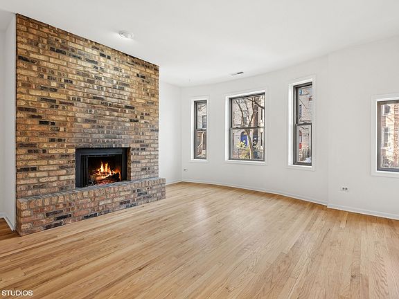 3rd image of 3551 N Wilton Ave #1C