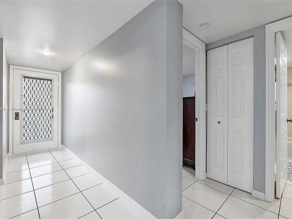 22 Whitehall Pine Islnd Ridge Condominiums 1713 Whitehall Dr Fort