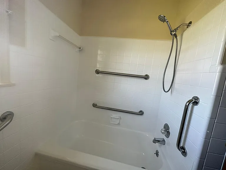 204 Zandale Dr — Photo 17