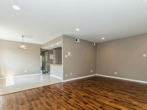3rd image of 9942 Shady Ln