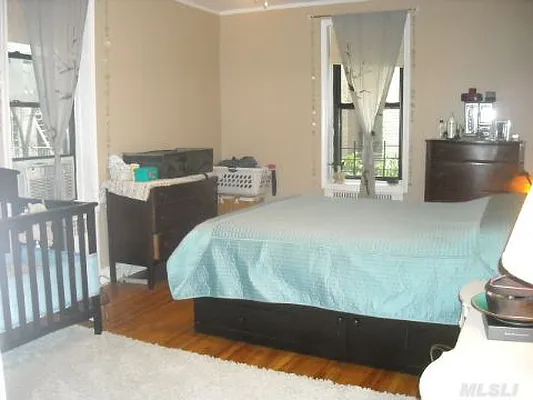 Sold by Douglas Elliman | media 21