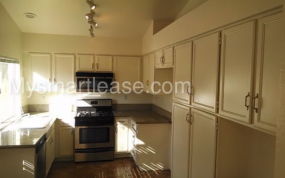 3rd image of 11376 Larchwood Dr