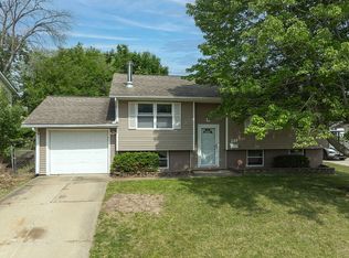 227 Broadmore Rd SW, Cedar Rapids, IA 52404