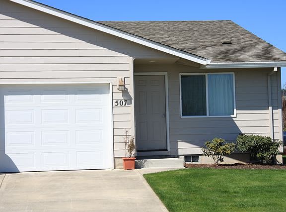 2nd image of 507 SW West Hills Dr
