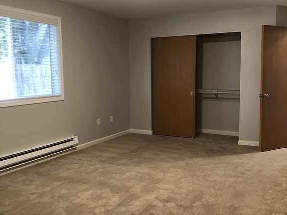 4th image of 2205 I St NE APT B
