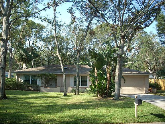 2nd image of 810 Lindenwood Cir E