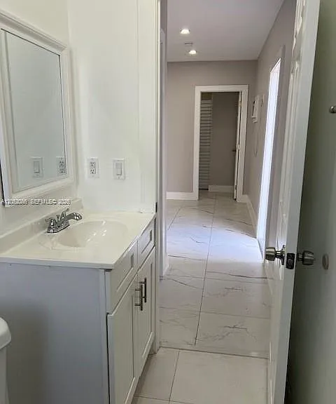 922 NW 2nd St #4 — Photo 6