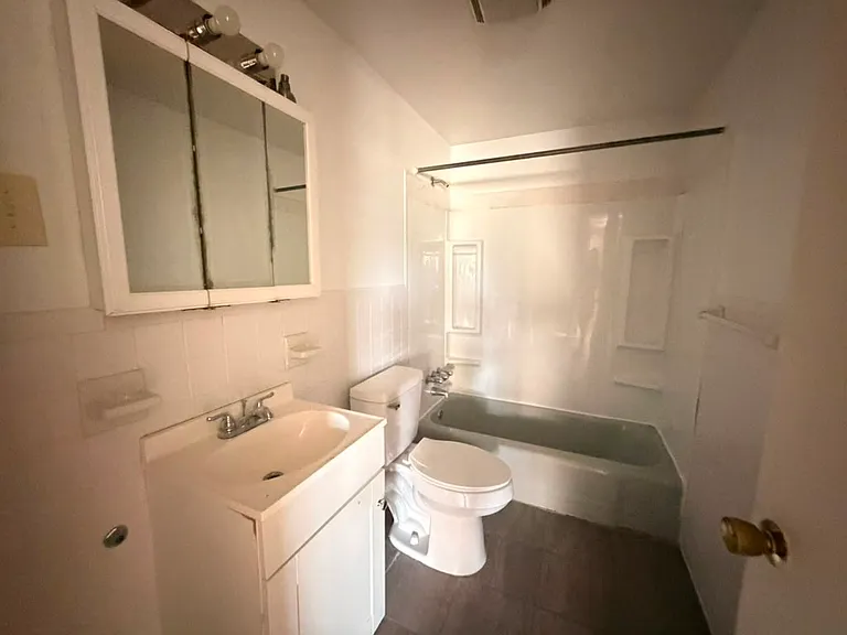 68 Clinton Ave #B — Photo 6