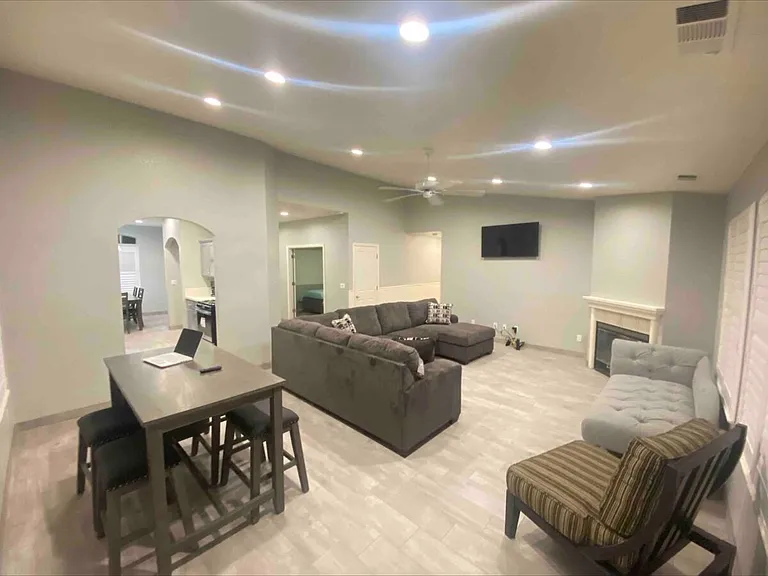 1209 Fairway Dr — Photo 4