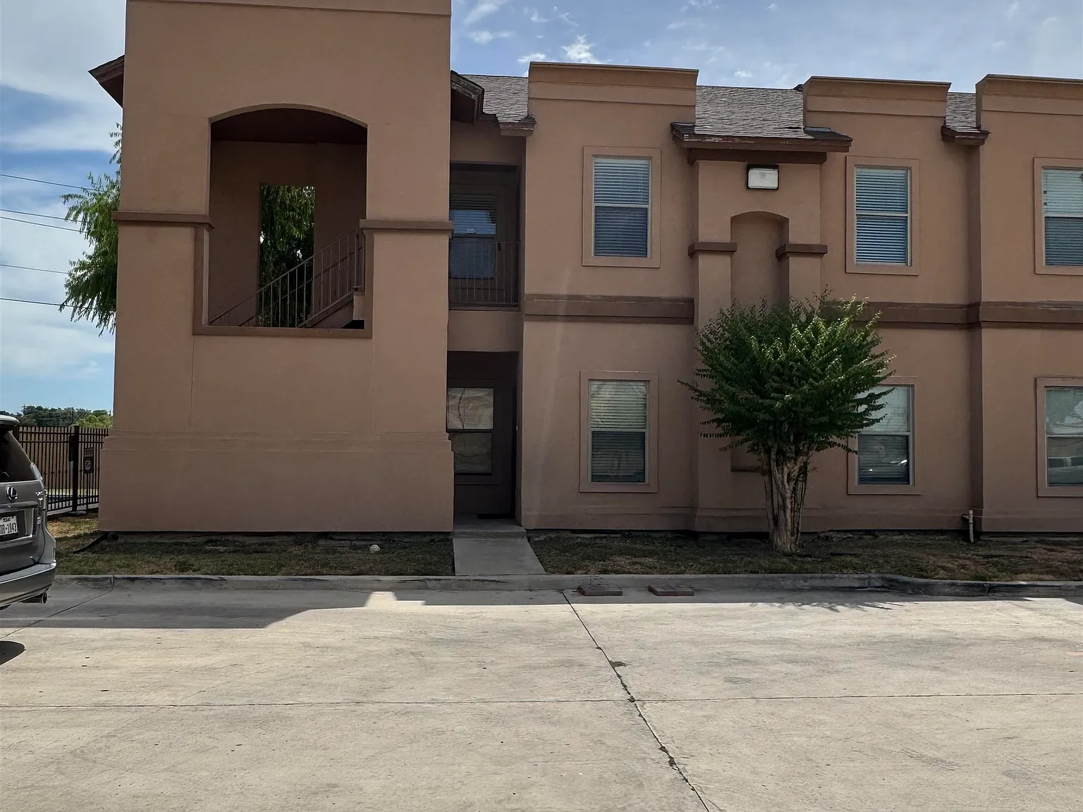 3 bed, 2.0 bath, 1265 sqft, $1,400 — Photo 3