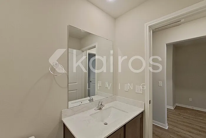 301 Saint James Pl — Photo 16