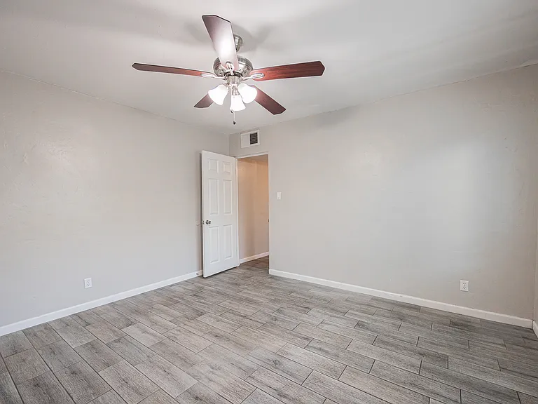 1 bed, 1.0 bath, 600 sqft, $1,295 — Photo 15