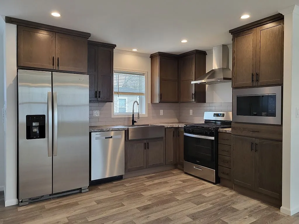 2 bed, 2.0 bath, 1147 sqft, $1,599 — Photo 3