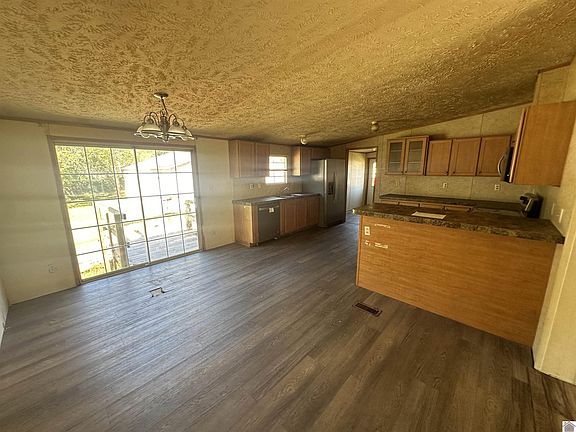 4th image of 1633 Little Ave