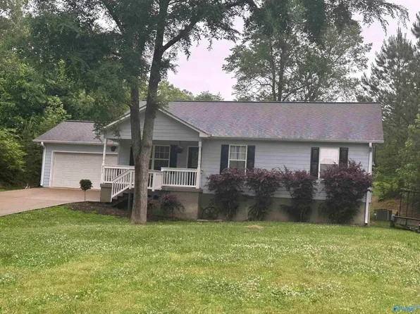 511 Houston Loop Rd W, Fort Payne, AL 35968