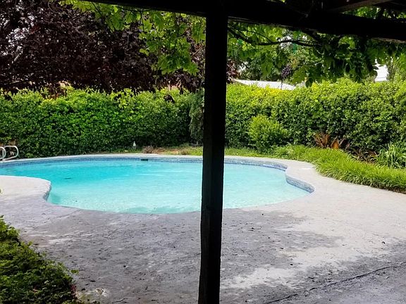 5th image of 7406 Toledo Ave