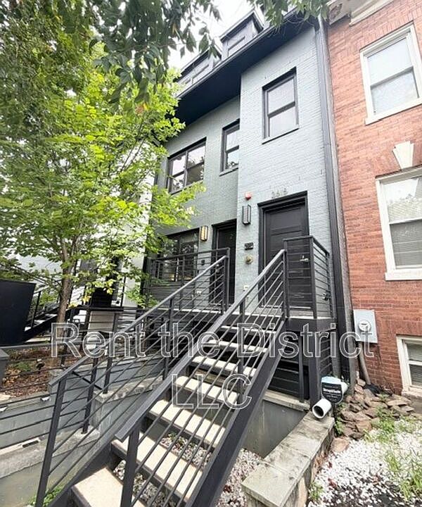 1st image of 2615 University Pl NW Unit 3