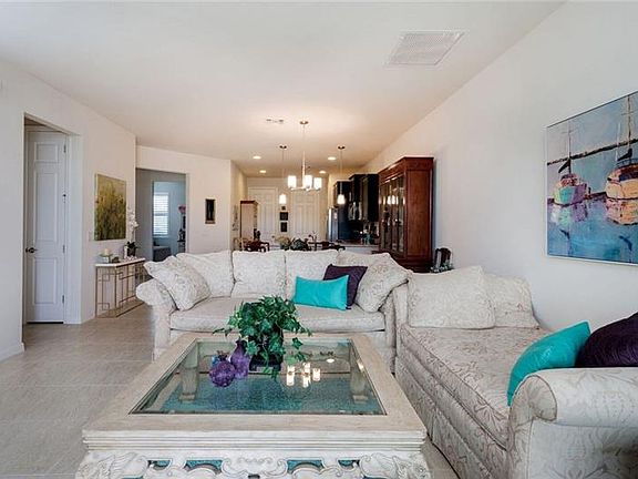 5th image of 13909 Alafaya St