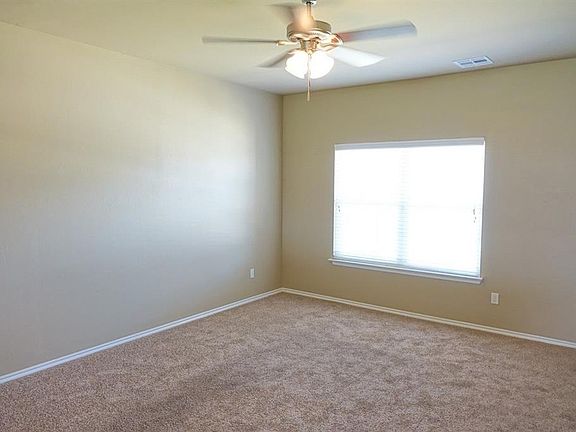 3rd image of 19505 Vista Ave