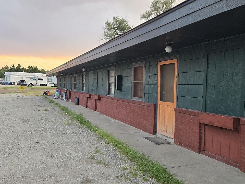 2nd image of 1312 Main St