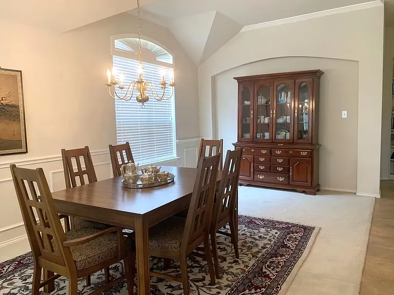 7908 Thorneywood Rd — Photo 3