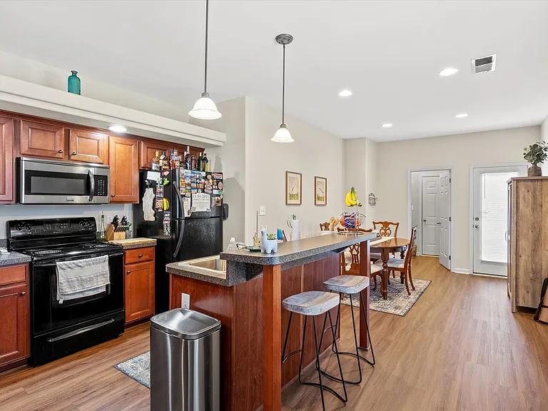 2537 Sun Seeker Ct — Photo 4