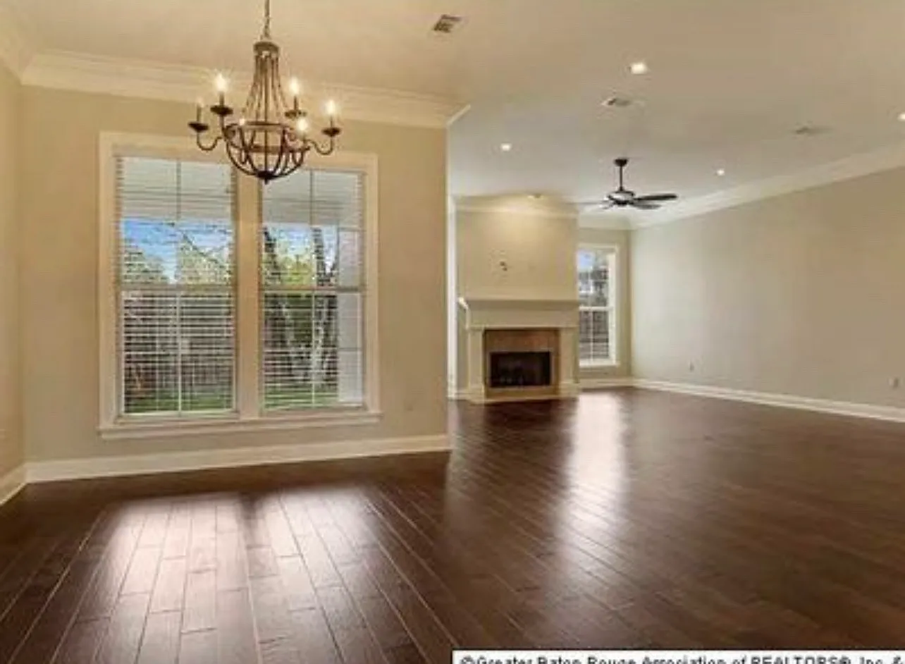 3 bed, 2060 sqft, $2,050 — Photo 4