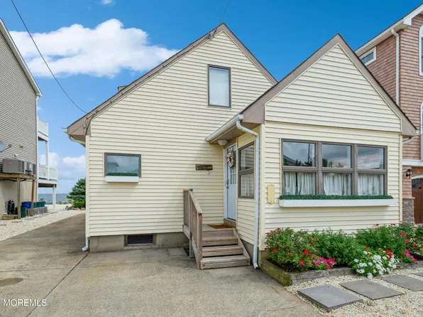 78 Sheridan St, Waretown, NJ 08758