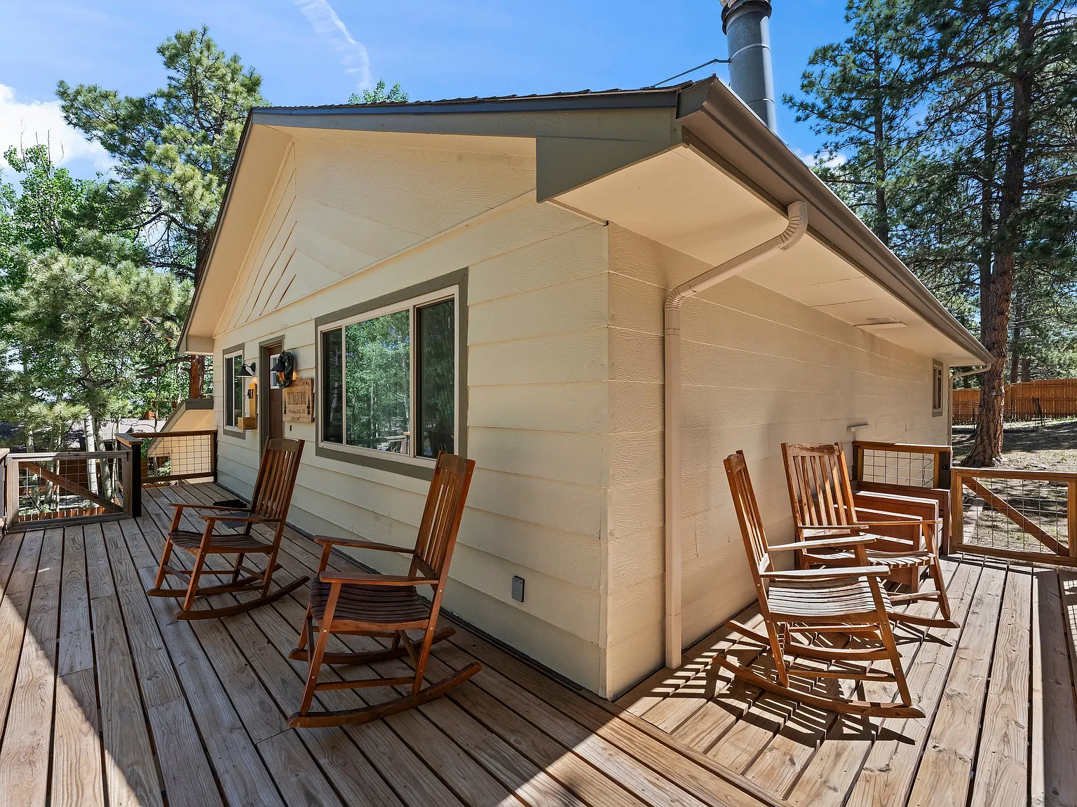 5 bed, 2240 sqft, $3,000 — Photo 3